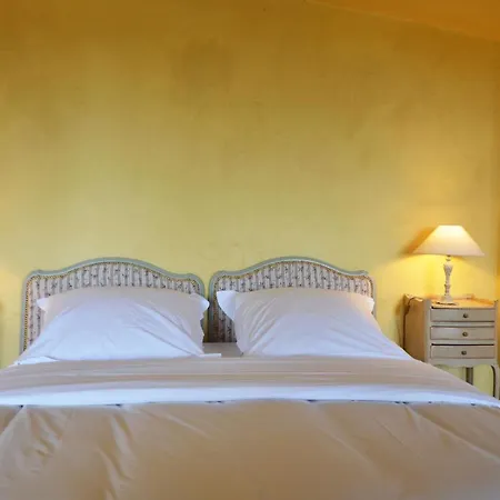 Les Orangers Bed & Breakfast 2*